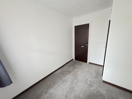 A home with new renovations - Photo 5