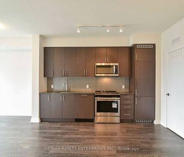 enBurnhamthorpe/Confederation Bright 1Bdrm +Den Open concept as 2 - Photo 3