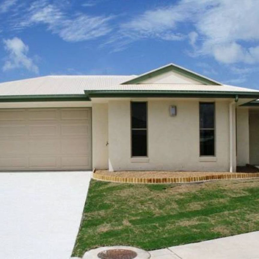 Air Conditioned Home with 2 Living Areas Plus Office - Photo 1