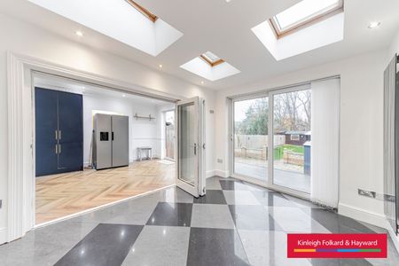 Inchmery Road, London, SE6 - Photo 2