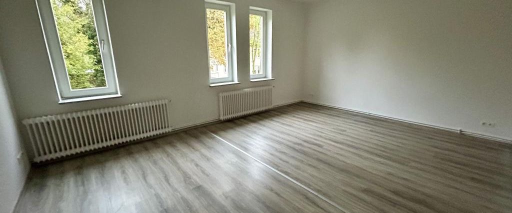 Mitarbeiterwohnungen gesucht? Großzügige 3-Zimmer Wohnung im schönen Fedderwardergroden! - Foto 1