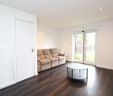 2 bedroom end of terrace house to rent - Photo 5