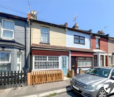 3 bedroom terraced house to rent - Photo 3