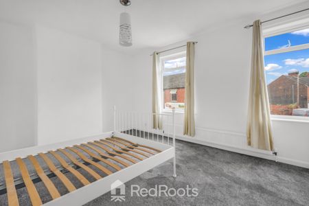 2 bed flat to rent in Kirkby Road, Hemsworth, Pontefract, West Yorkshire, WF9 - Photo 3