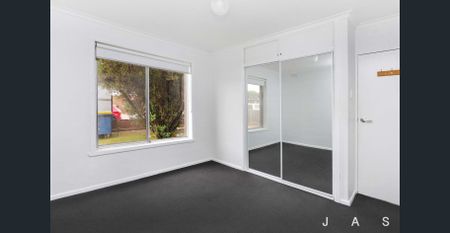 Neat As A Pin - Photo 2