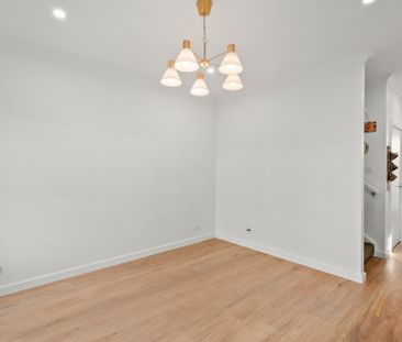 4 Bedroom Home - Walk to the Station! - Photo 4