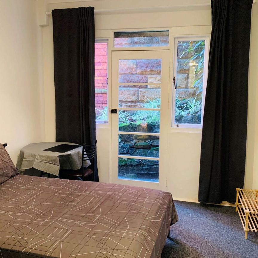 CONVENIENT & AFFORDABLE LIVING CLOSE TO KIRRIBILLI & NORTH SYDNEY - Photo 1