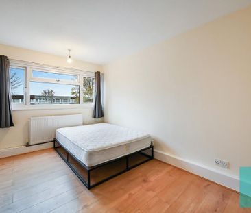 4 bedroom terraced house to rent - Photo 4