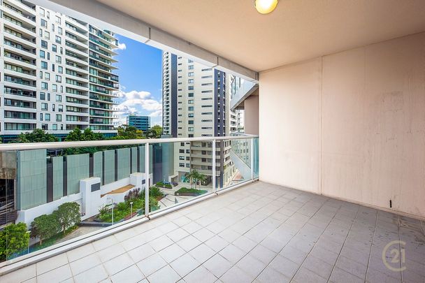 Modern Apartment in the Heart of Chatswood ** Available 02/12/25 ** - Photo 1