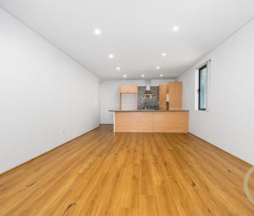 First Floor Apartment with A&sol;C Located in CBD - Photo 5