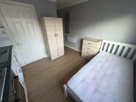 Studio to rent - Photo 3