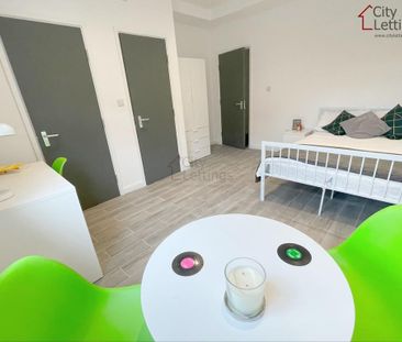 Studio to rent - Photo 1