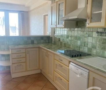 Location Appartement 3 pièces 66m² MARSEILLE 4ème - Photo 2