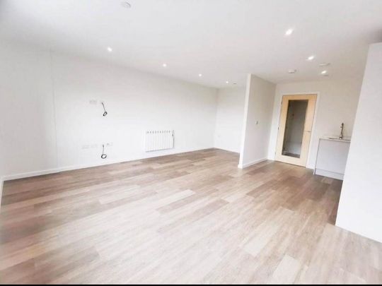 Studio to rent - Photo 1