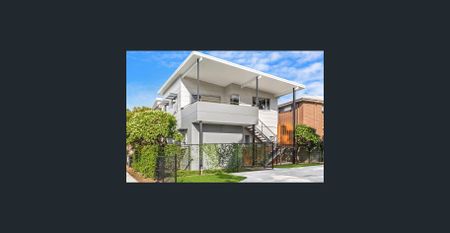 Stunning, Spacious 2 Bedroom Apartment - Photo 3