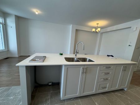 For Lease - 120 San Felice Circle, Kanata, Ontario - Photo 2