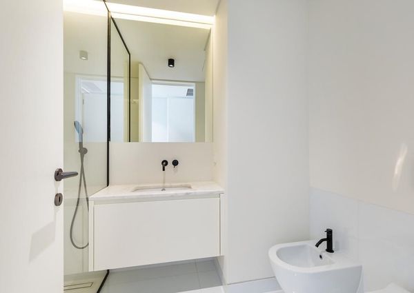 2 Bedroom Apartment with a view, Largo do Rato, Lisboa