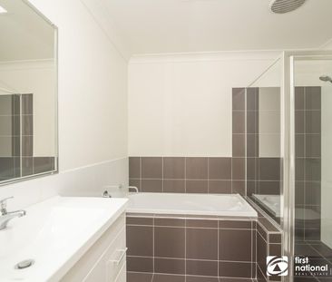 MODERN DUPLEX IN A GREAT LOCATION - Photo 5