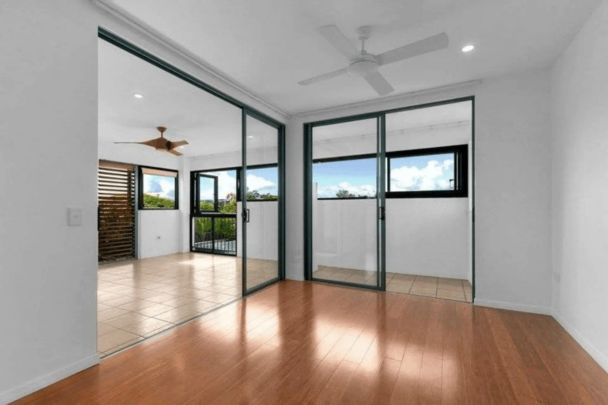 Discover the perfect blend of comfort and convenience in this ultra-affordable rental located in the heart of New Farm. - Photo 1