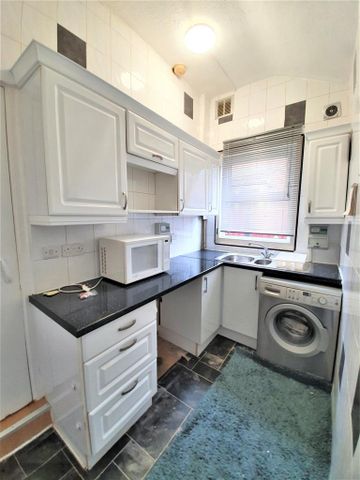 5 bedroom terraced house to rent - Photo 4