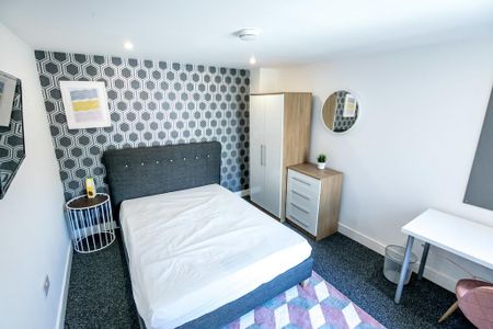 6 bedroom terraced house to rent - Photo 3