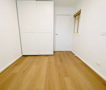 🏡 Contemporary Garden-View Living in a Prime Location – Electricity... - Photo 6