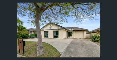 Beautiful Family Home in Seaford! - Photo 4