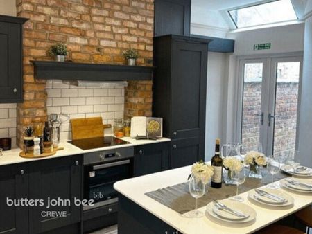 1 bedroom in a house share to rent - Photo 5