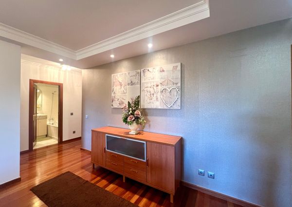 APARTAMENTO | 3 QUARTOS | CASA BRANCA