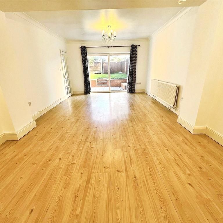 3 bedroom terraced house to rent - Photo 1