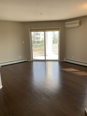 Amazing Condo in Sylvan lake! Underground parking and AC! - Photo 4