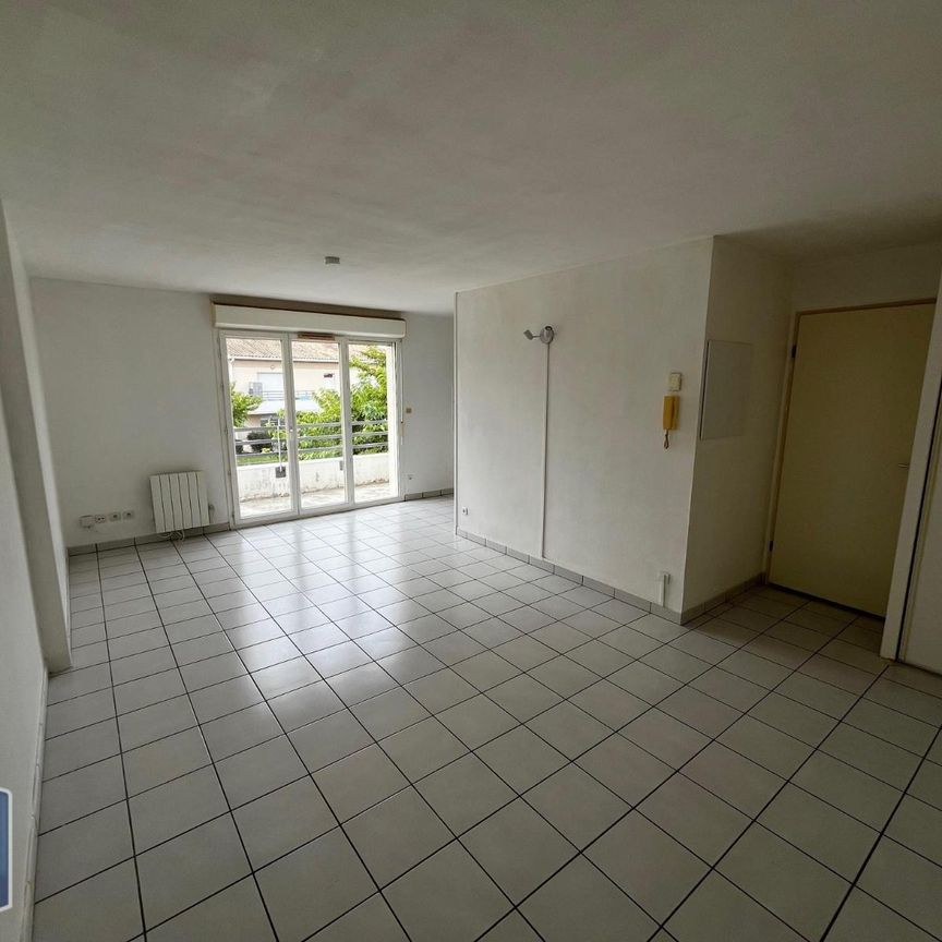 Location Appartement 2 pièces 48m² VAYRES 33870 - Photo 1