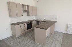 3 Bed Property To Rent - Photo 4