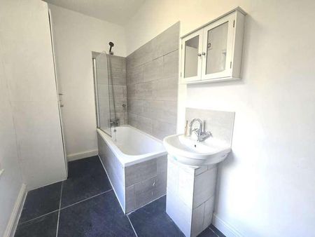 Shay Lane, Halifax, HX2 - Photo 3