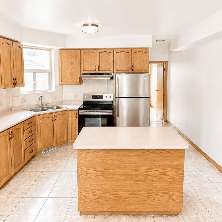 For Lease - 908 Ossington Avenue Unit# Upper, Toronto, Ontario - Photo 1