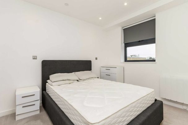 Rockingham Road, UB8, London - Photo 1