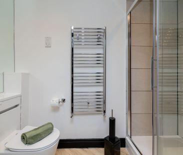 Crown House, Nuneaton, CV11 4BX - Photo 5