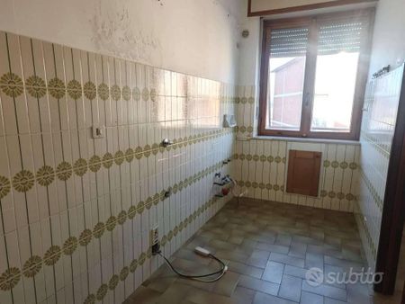 Appartamento di 90 m² con 4 locali e box auto a As - Photo 4