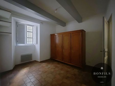 A LOUER AVIGNON INTRAMUROS ( 84000 ) : un appartement de 2 pièces - non meublé - en RDC., - Photo 4