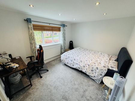 5 bedroom detached house to rent - Photo 5