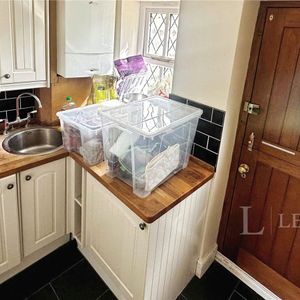 1 bedroom property to rent Wardown Crescent, Luton, Bedfordshire, LU2 - Photo 2