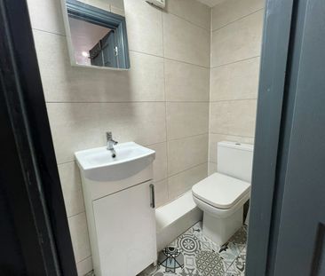 House share to rent on - Photo 6