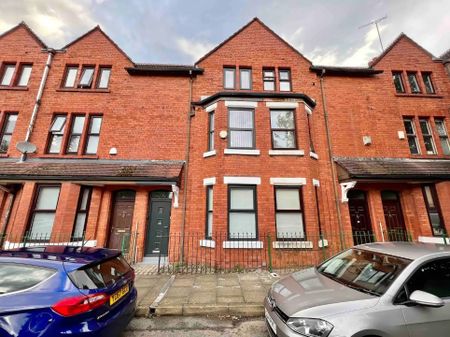 4 Bed Terraced House, Coronation Street, M5 - Photo 2