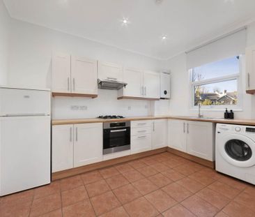 2 bedroom maisonette to rent - Photo 2