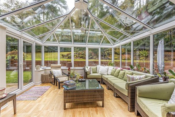 4 bedroom detached house to rent - Photo 1