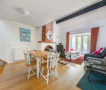 3 bedroom detached house to rent - Photo 2