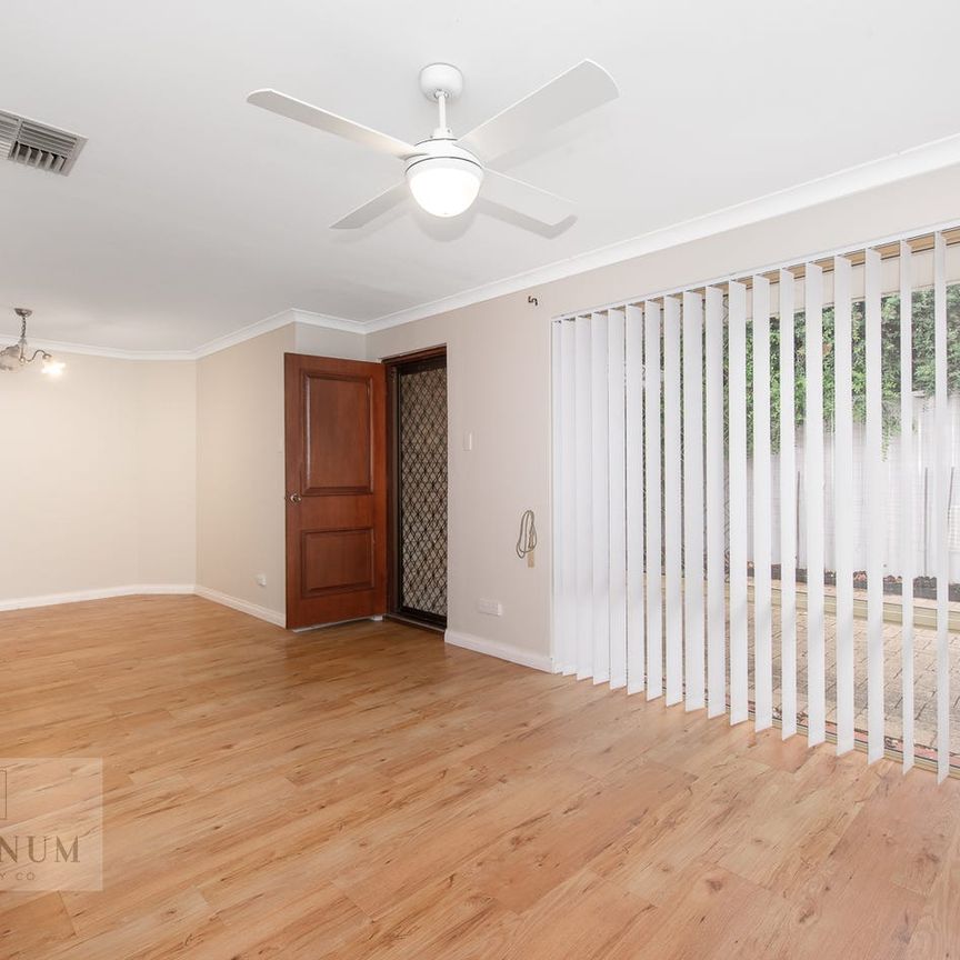 Privacy and Convenience in the Heart of Como - Photo 1