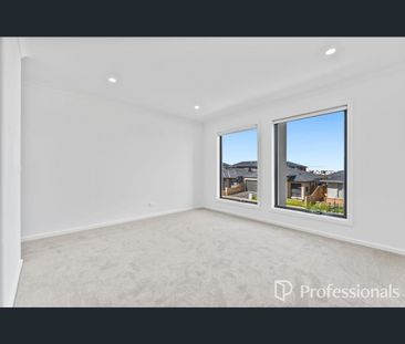 11 Ivanhoe Avenue, Fraser Rise, Vic 3336 - Photo 5