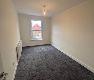 3 Bed Detached House, Malmesbury Road, SO15 - Photo 4