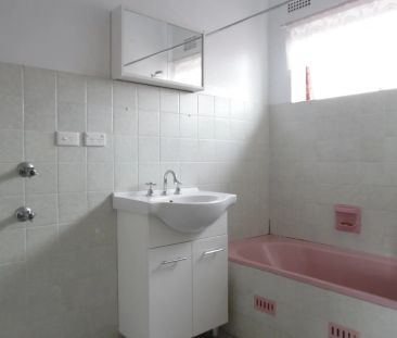 Conveniently Located Two Bedroom Apartment - Photo 2